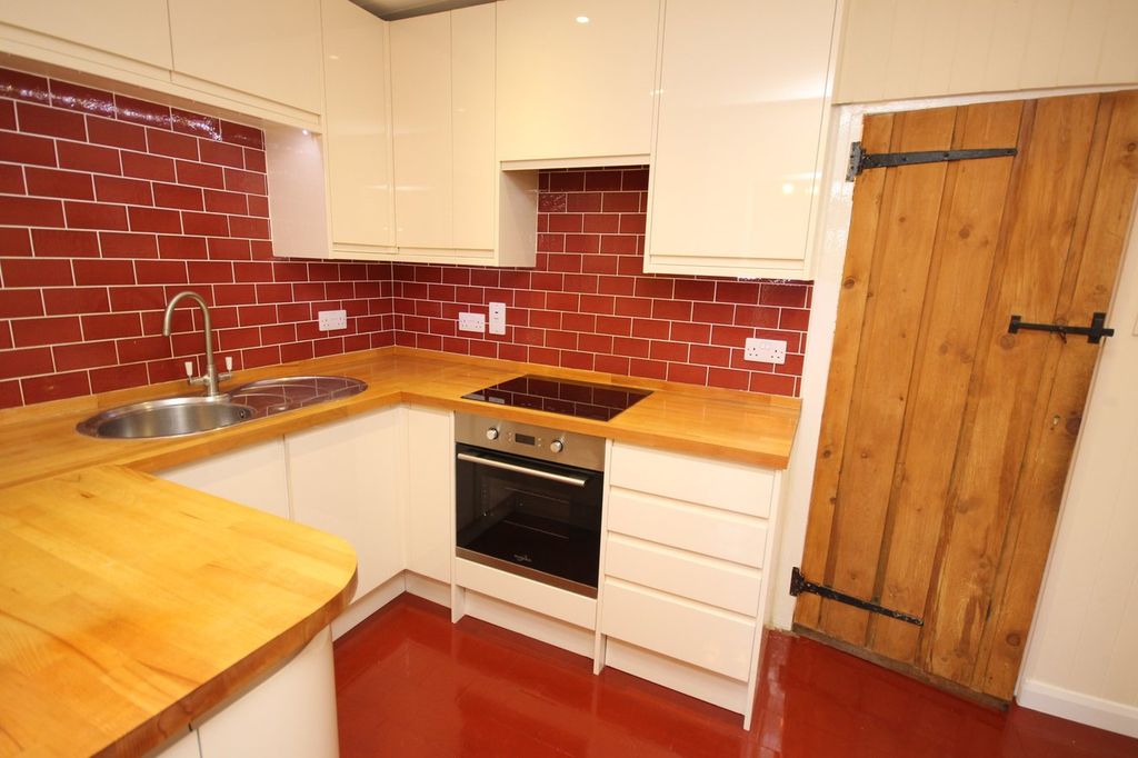 Property photo 2 of 18