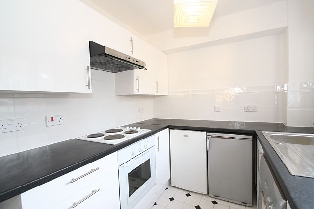 Property photo 3 of 5 Kitchen