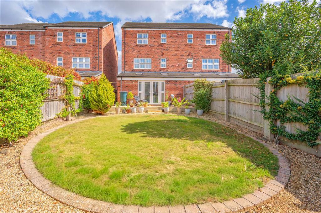 Property photo 2 of 13