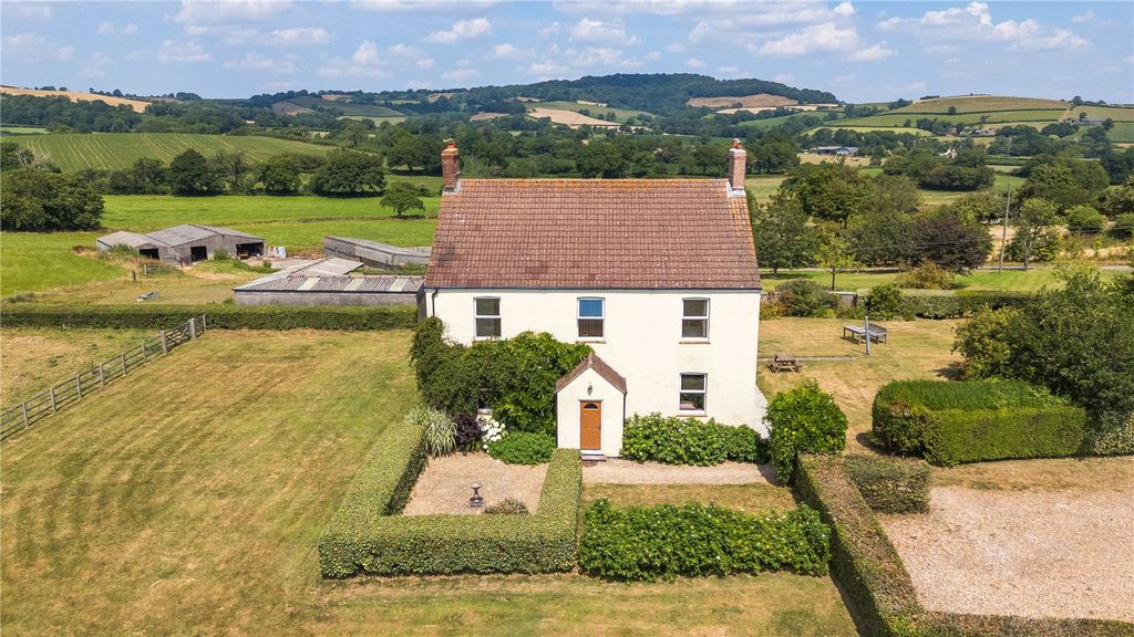 Property photo 2 of 34 Picture No. 04