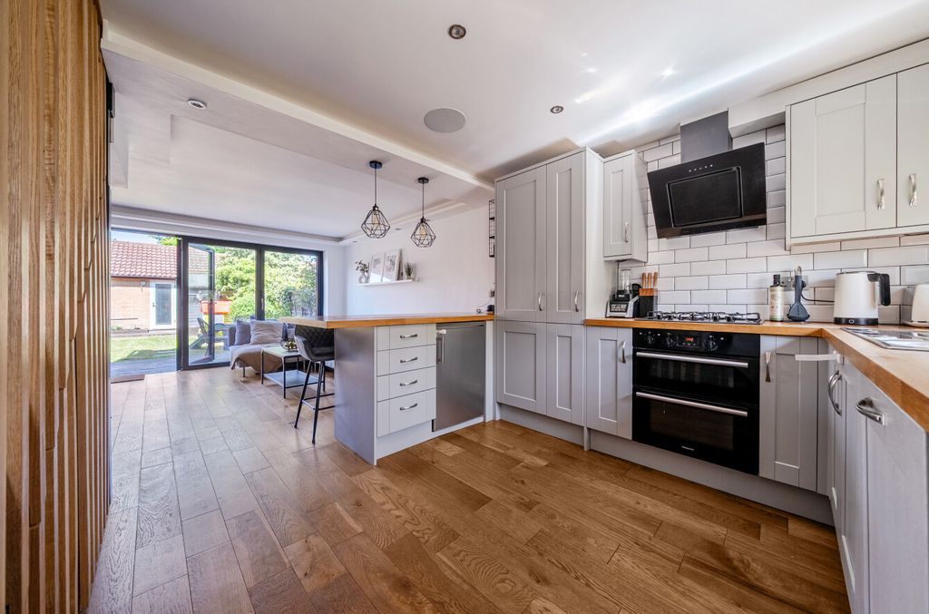 Property photo 2 of 17 1450930-12-69Ef45...