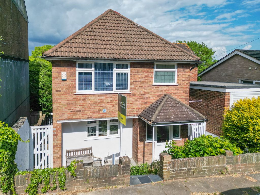 Property photo 1 of 32
