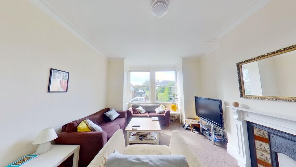 Property photo 3 of 14 Broomfield-Crescent-11012022161703.Jpg