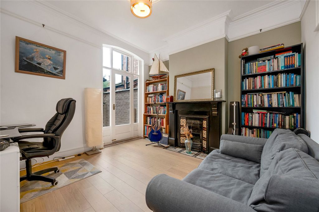 Property photo 3 of 27 Picture 3