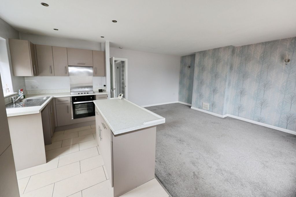 Property photo 2 of 10 5213923