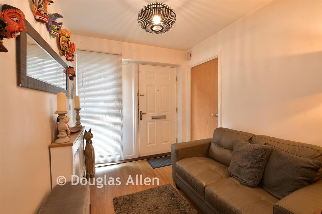 Property photo 1 of 16 Entrance Hall