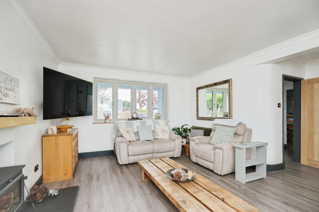 Property photo 2 of 20 Pbox-Img.Jpg