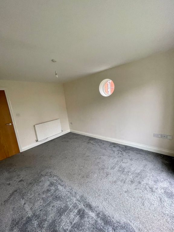 Property photo 3 of 8 Photo 3