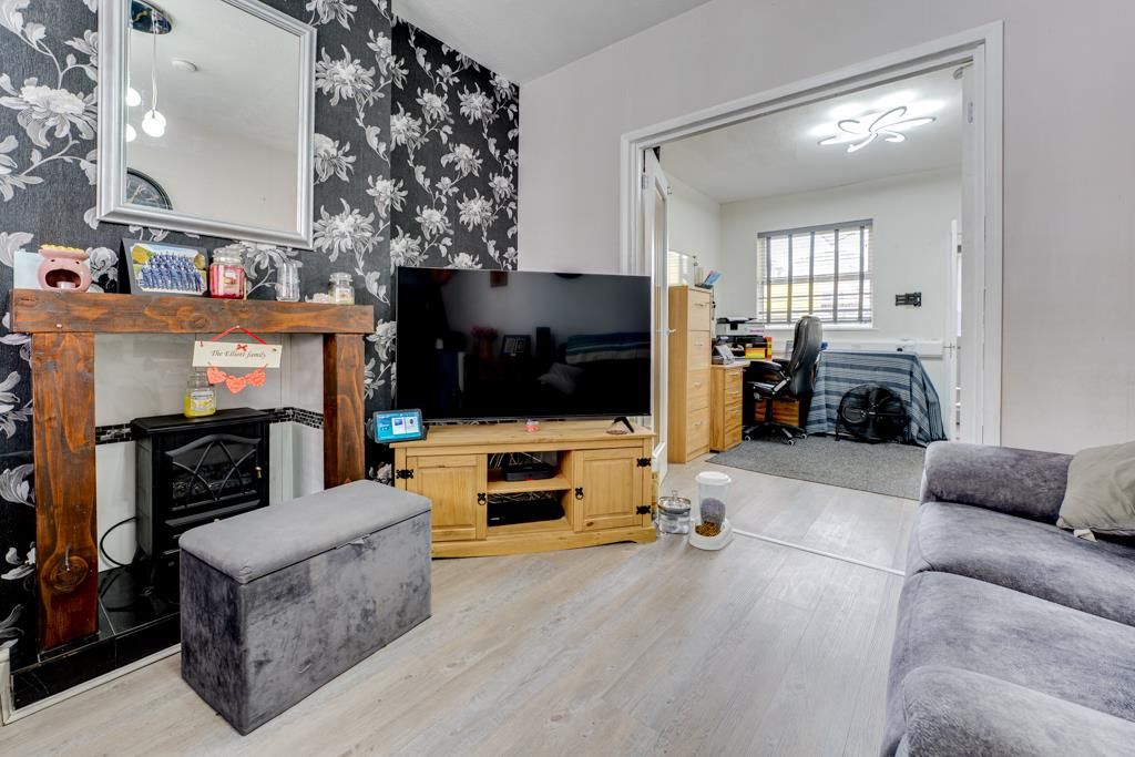 Property photo 2 of 19 39 Edmund Street, Kettering-12.Jpg