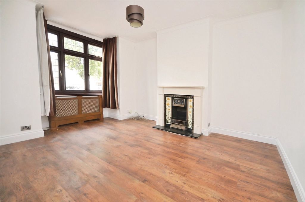 Property photo 2 of 13 Picture No. 24