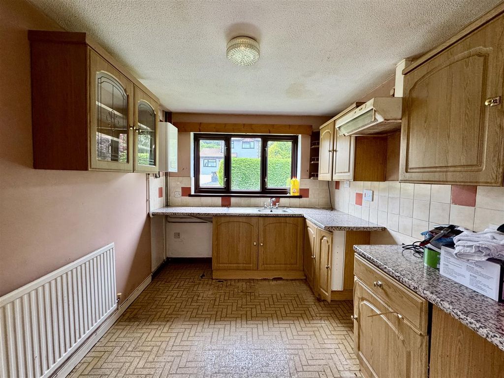 Property photo 3 of 20 Kitchen