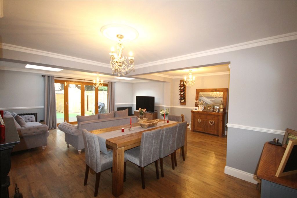 Property photo 2 of 15 Picture No. 32