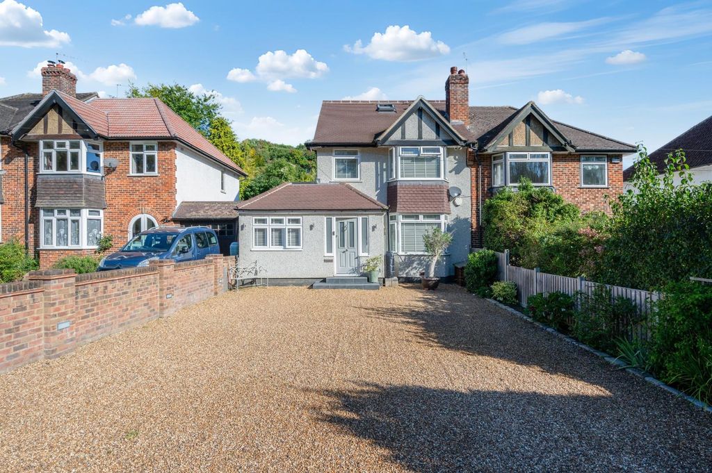Property photo 3 of 15 Chipstead Lane,  (1).Jpg