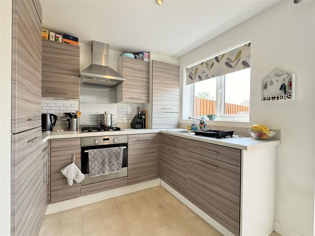 Property photo 3 of 24 Kitchen Diner
