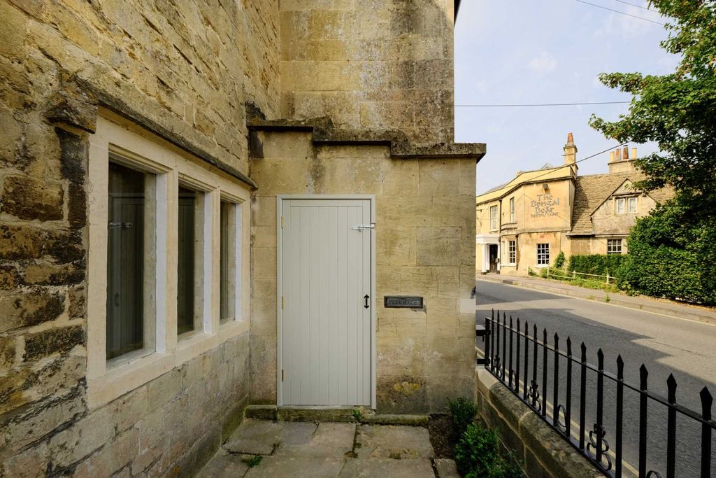 Property photo 3 of 30