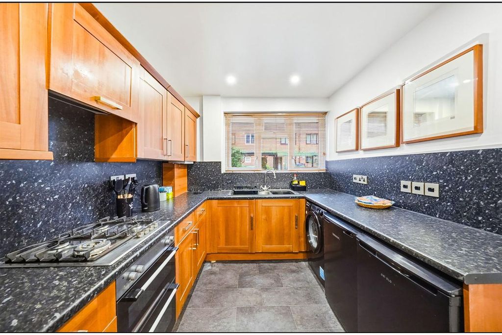 Property photo 3 of 18