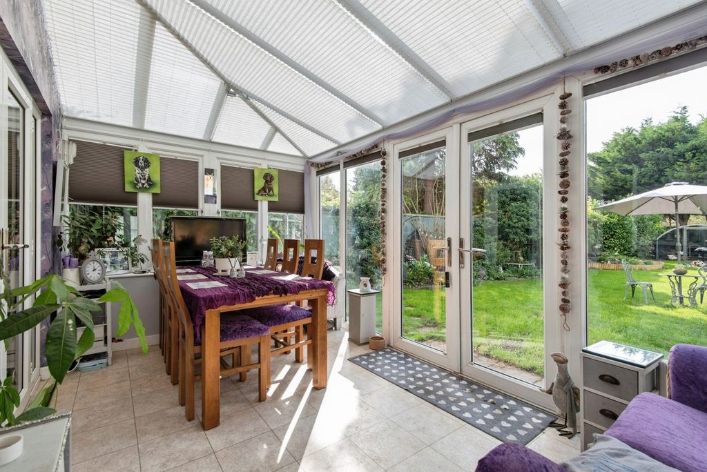 Property photo 2 of 17 Conservatory
