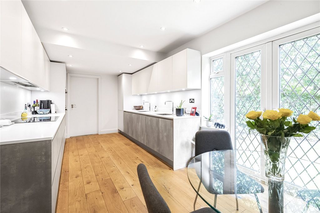 Property photo 3 of 17 Picture No. 33