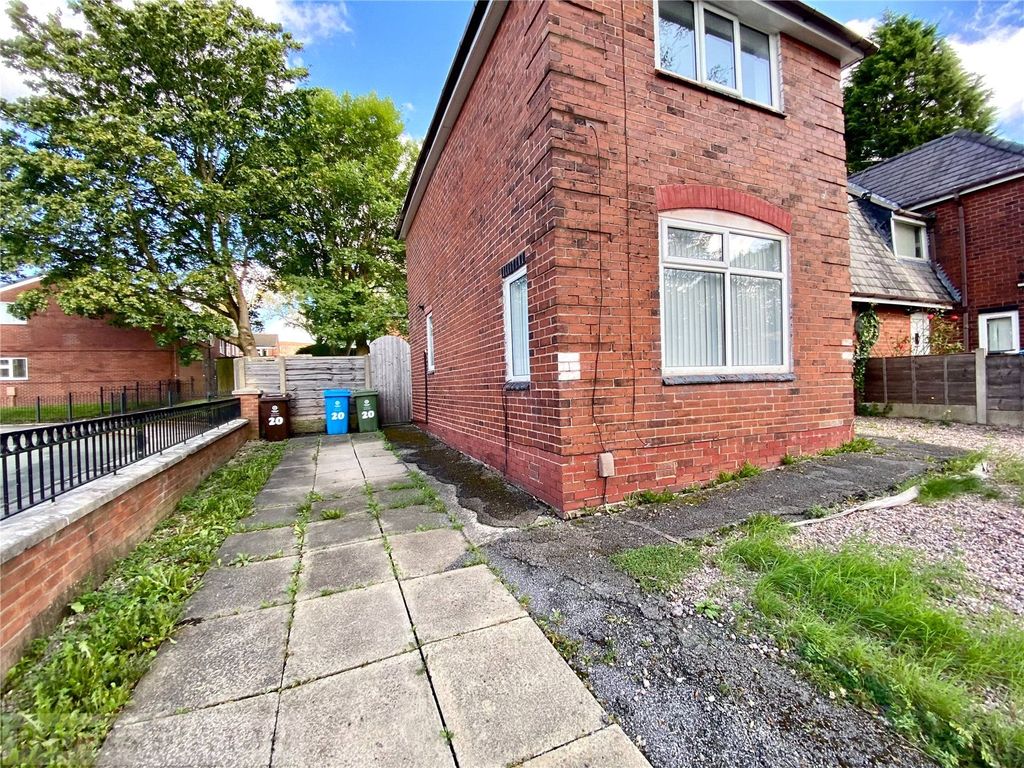 Property photo 2 of 12 External