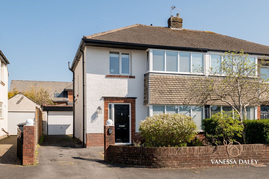 Property photo 1 of 48
