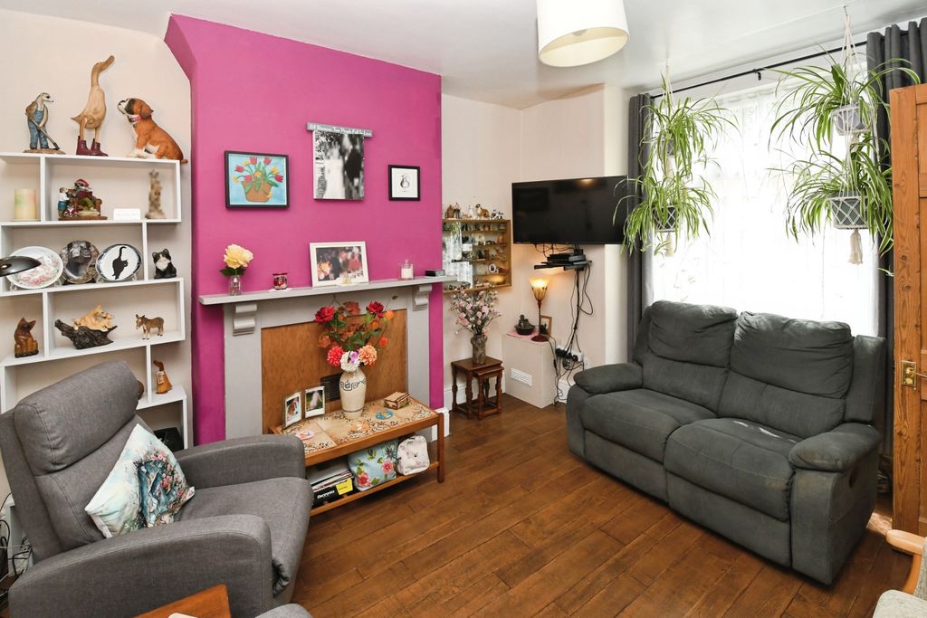 Property photo 2 of 14
