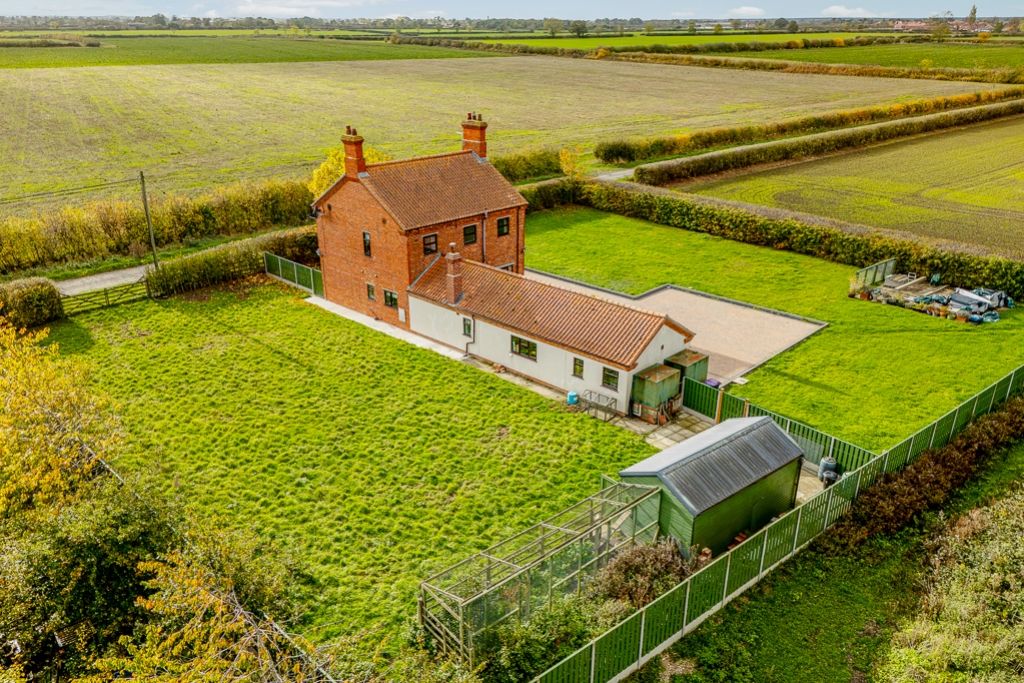 Property photo 2 of 29 Grange Farm Cottage (Bassingham)-5