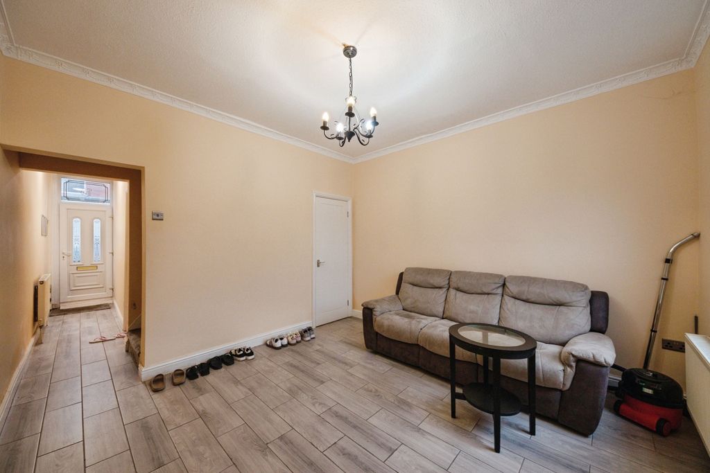 Property photo 3 of 16 Pbox-Img.Jpg