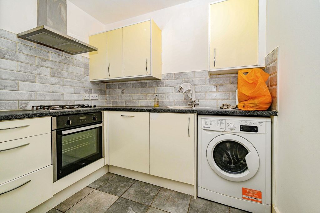 Property photo 3 of 7 Pbox-Img.Jpg