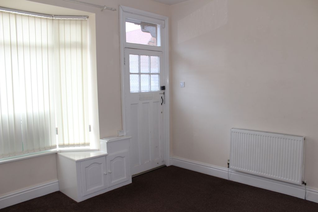 Property photo 2 of 12 Front Room