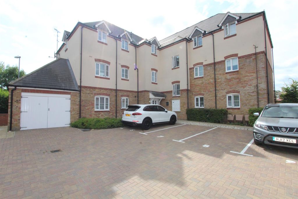 Property photo 1 of 7 Frontage