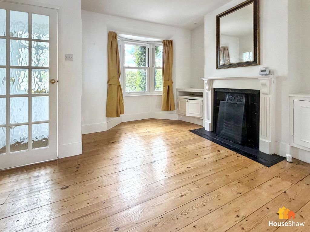 Property photo 2 of 23