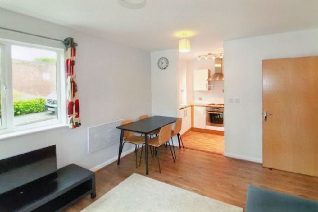 Property photo 2 of 8