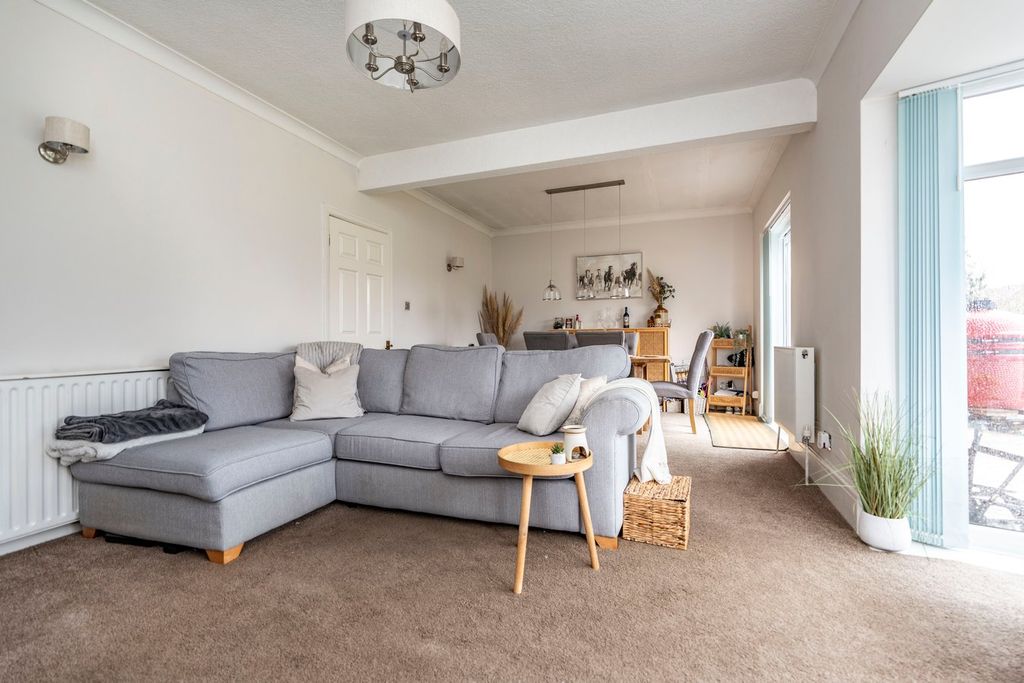 Property photo 3 of 23