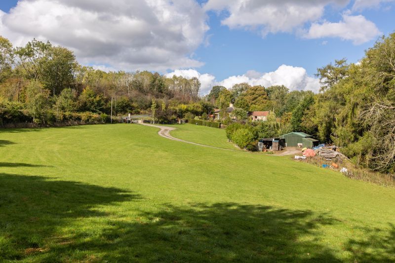 Property photo 2 of 26 Photo 24