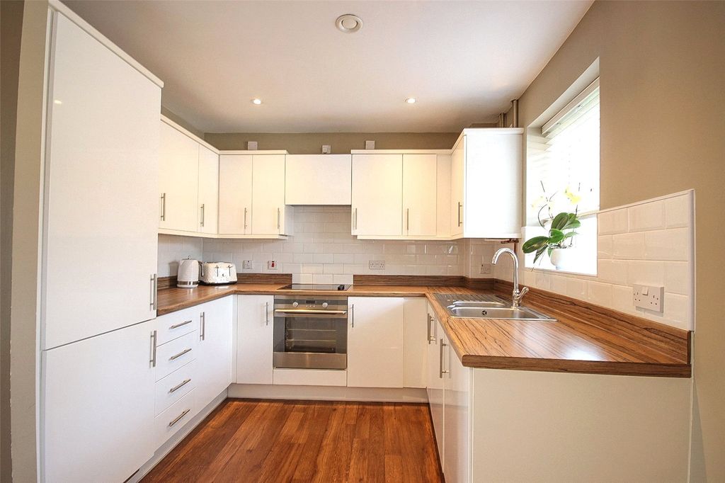 Property photo 2 of 10 Picture No. 18