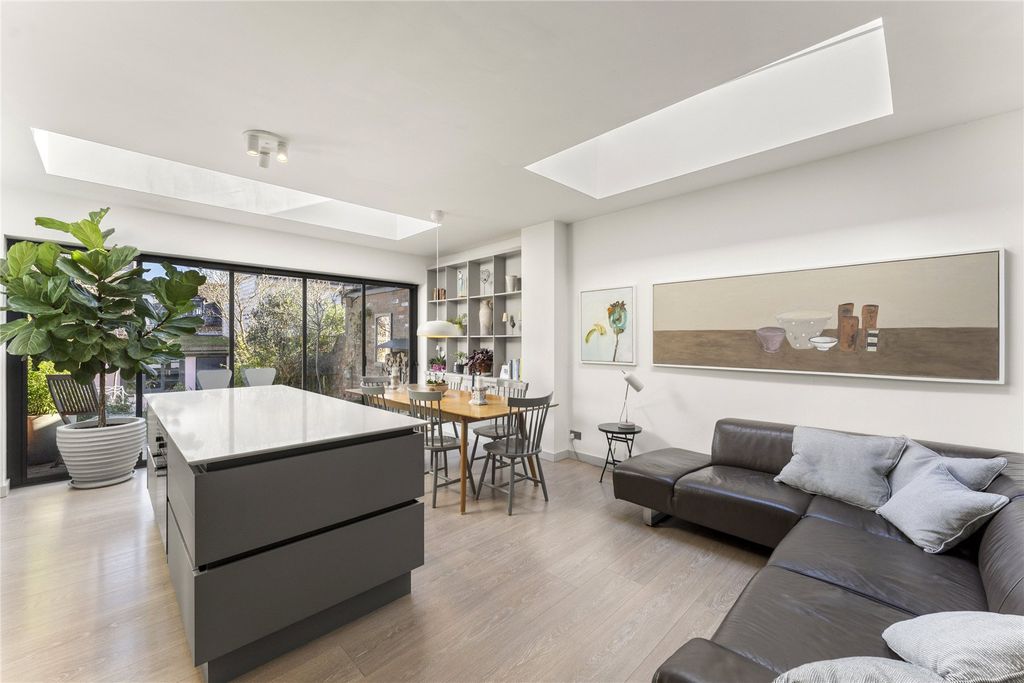 Property photo 2 of 24 Picture No. 08