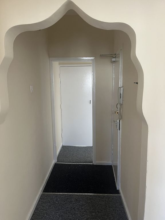 Property photo 1 of 5 Hallway