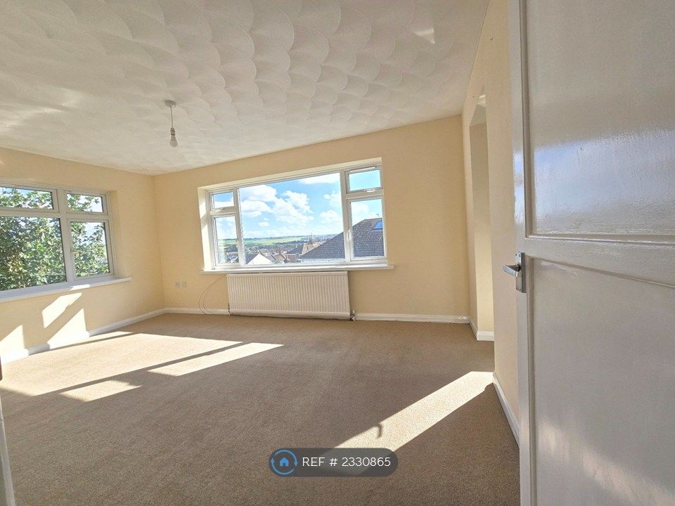 Property photo 2 of 8 Lounge