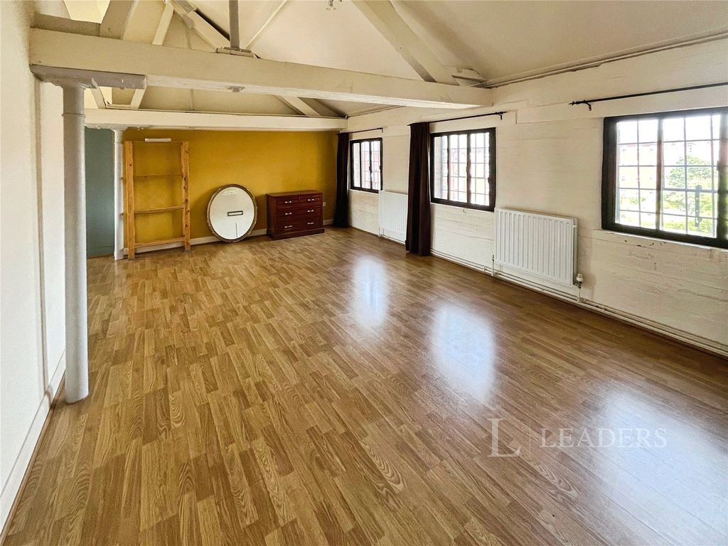 Property photo 2 of 7 Picture No. 44