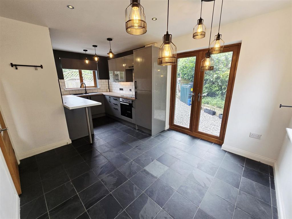 Property photo 2 of 31 Kitchen/Breakfast Room