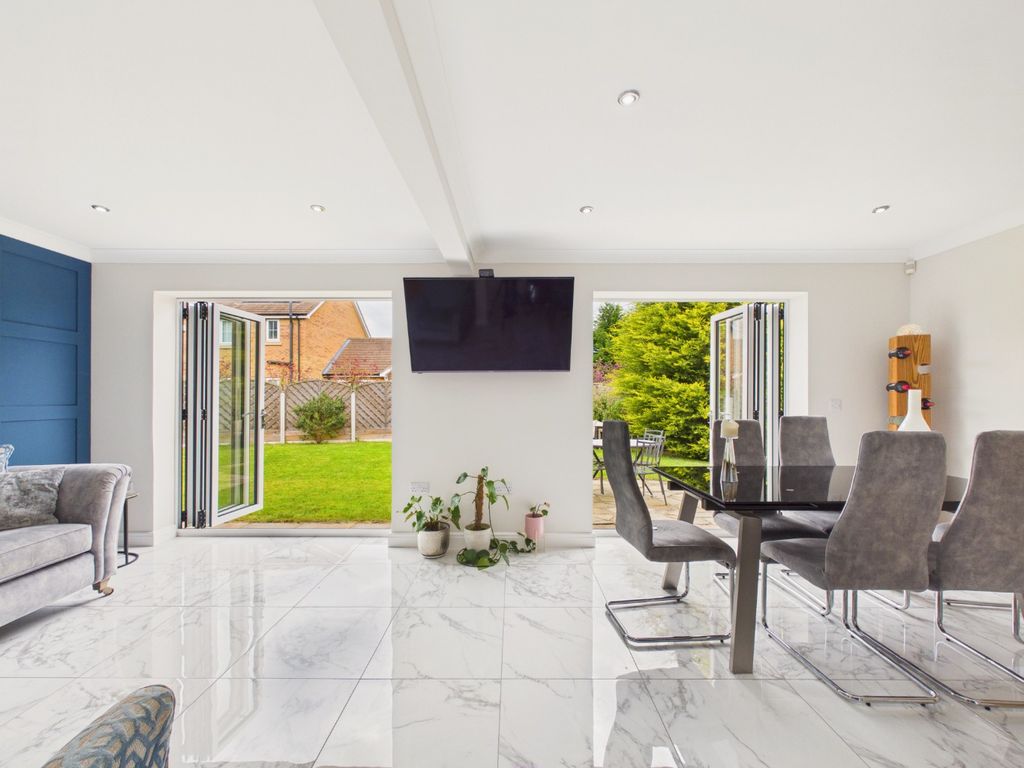 Property photo 3 of 26 5044183