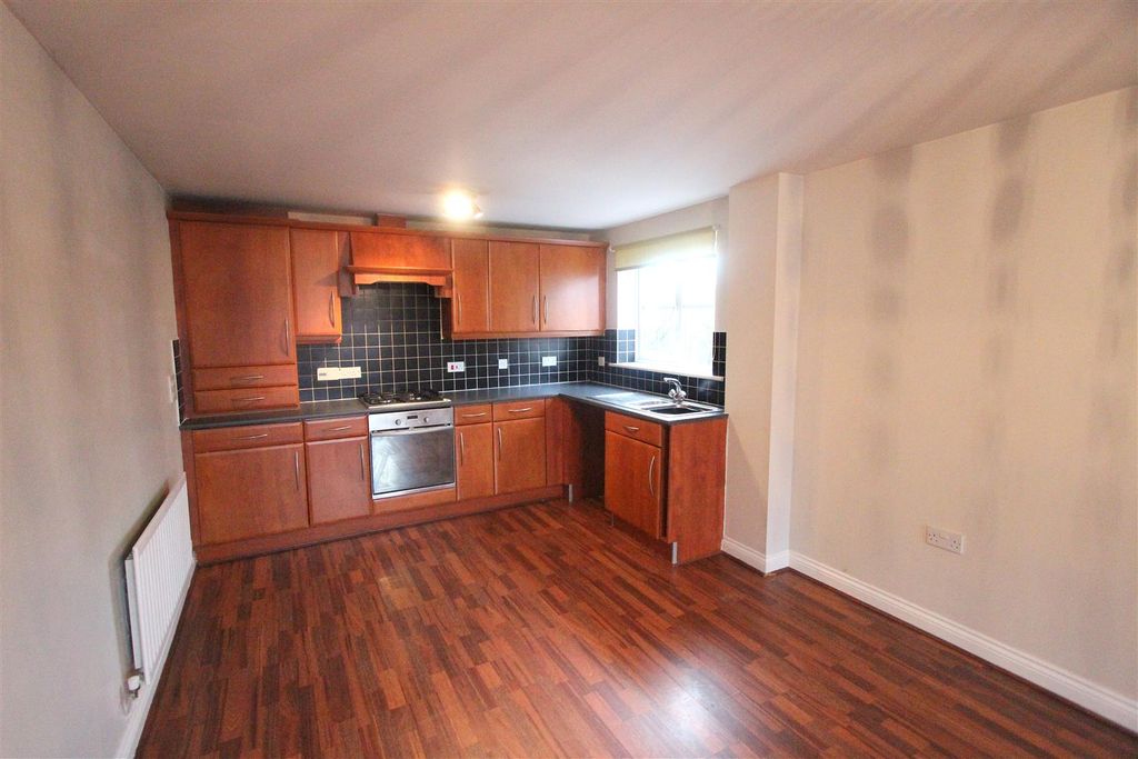 Property photo 2 of 7 Lounge/Kitchen