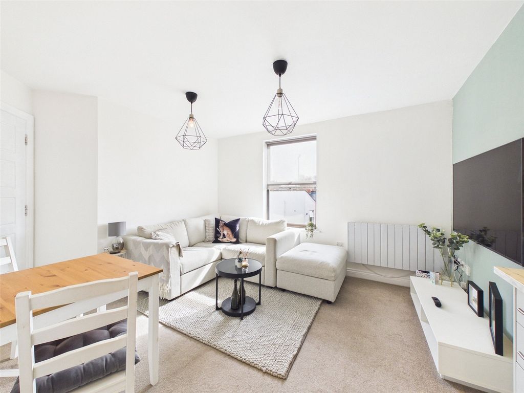 Property photo 2 of 12 Picture No. 06