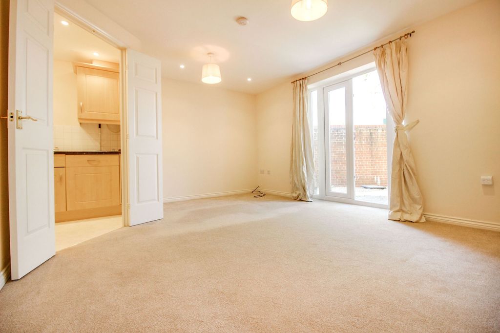 Property photo 2 of 11