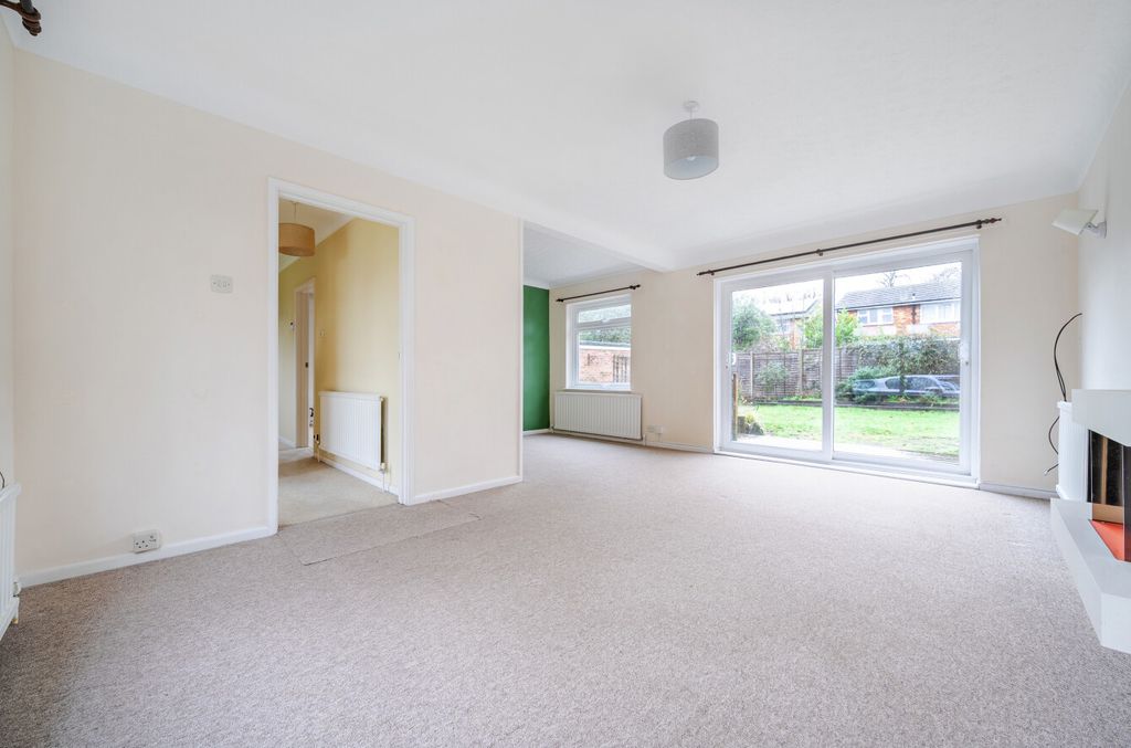 Property photo 2 of 12 1404305-12-697200...