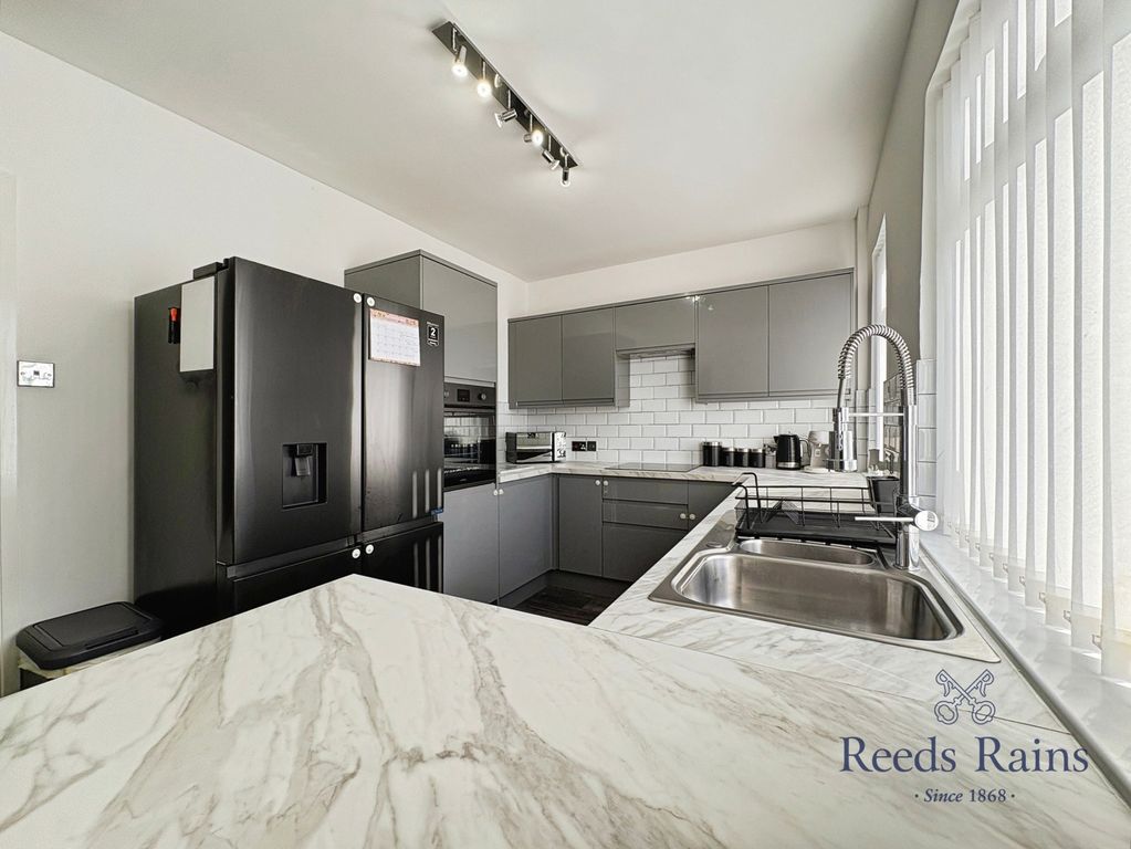 Property photo 3 of 12 Pbox-Img.Jpg