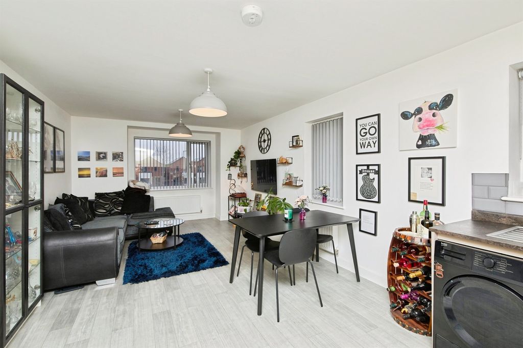 Property photo 3 of 20