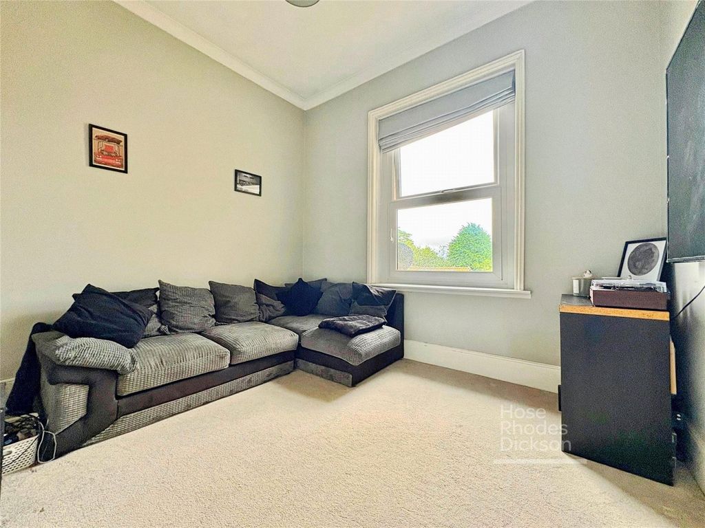 Property photo 2 of 10 Picture No. 24