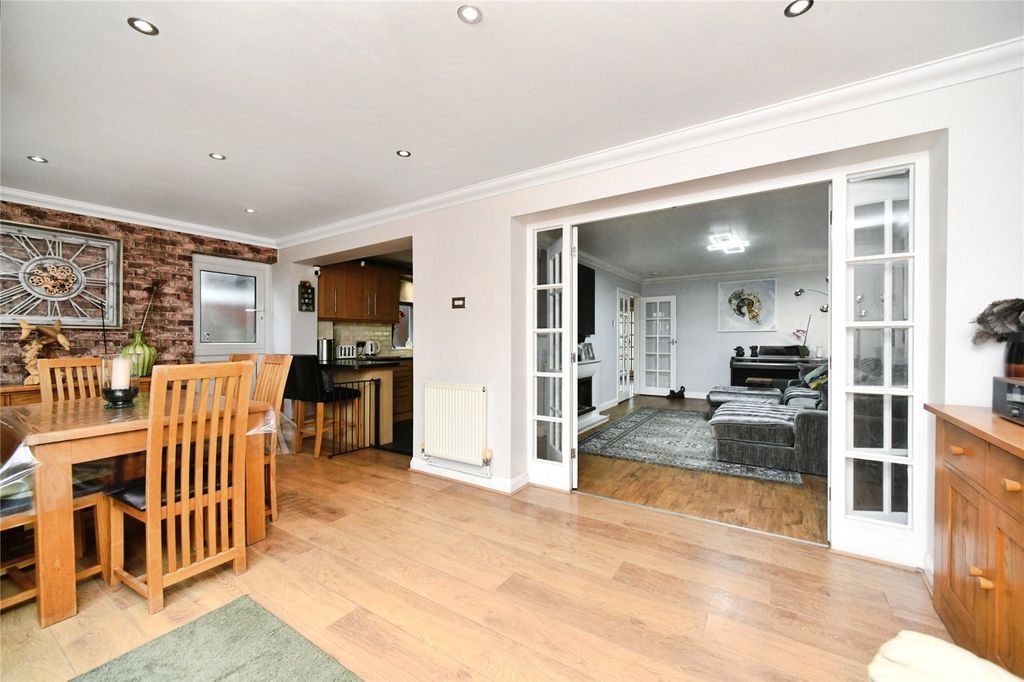 Property photo 2 of 25 Dinig Area