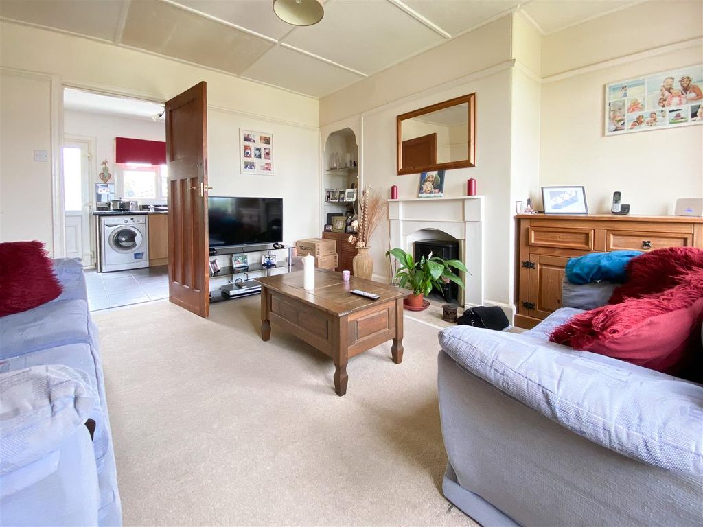 Property photo 2 of 20